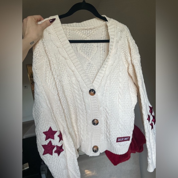AUTHENTIC TAYLOR SWIFT RED CARDIGAN XS/S - Picture 2 of 4